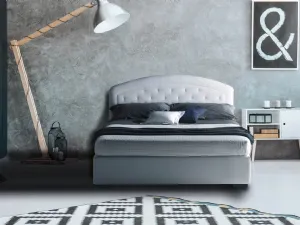 Letto Moorea in tessuto con testiera trapuntata di Milano Bedding